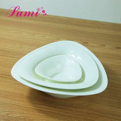 2019  New design creative customized ceramic triangle bowl, ceramic mini bowl for hotel restaurant